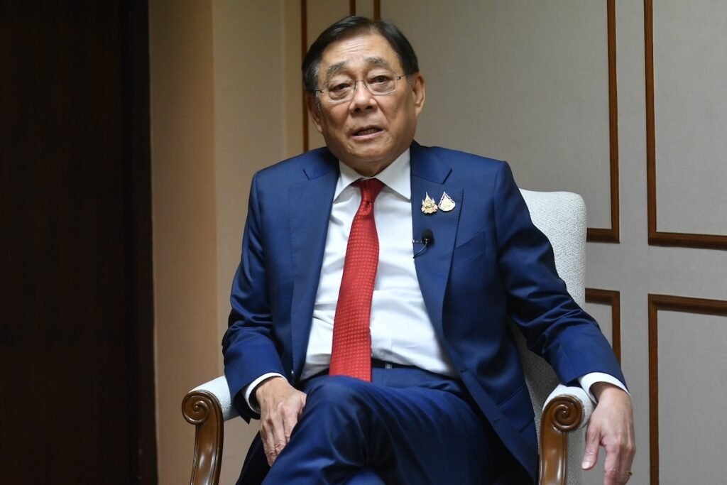 12-1-พิชัย-ชุณหวชิร ‣ Catchup.asia