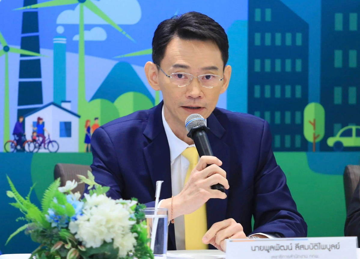 Poonpat-Seesombat ‣ Catchup.asia