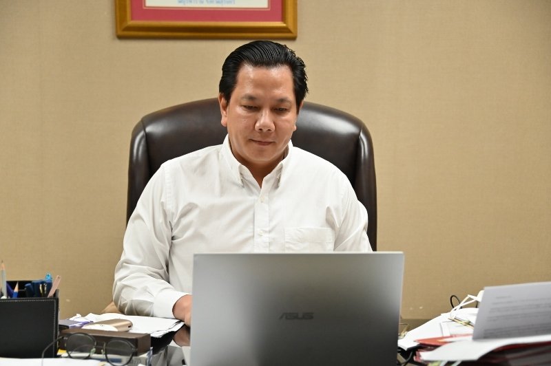 พรยศ กลั่นกรอง ‣ Catchup.asia