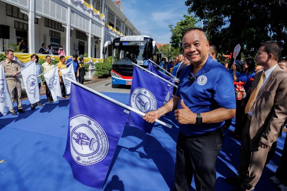 ภูเก็ตทดลองเดินรถ EV BUS ยกระดับขนส่งสาธารณะ สู่เมือง “สมาร์ทซิตี้”