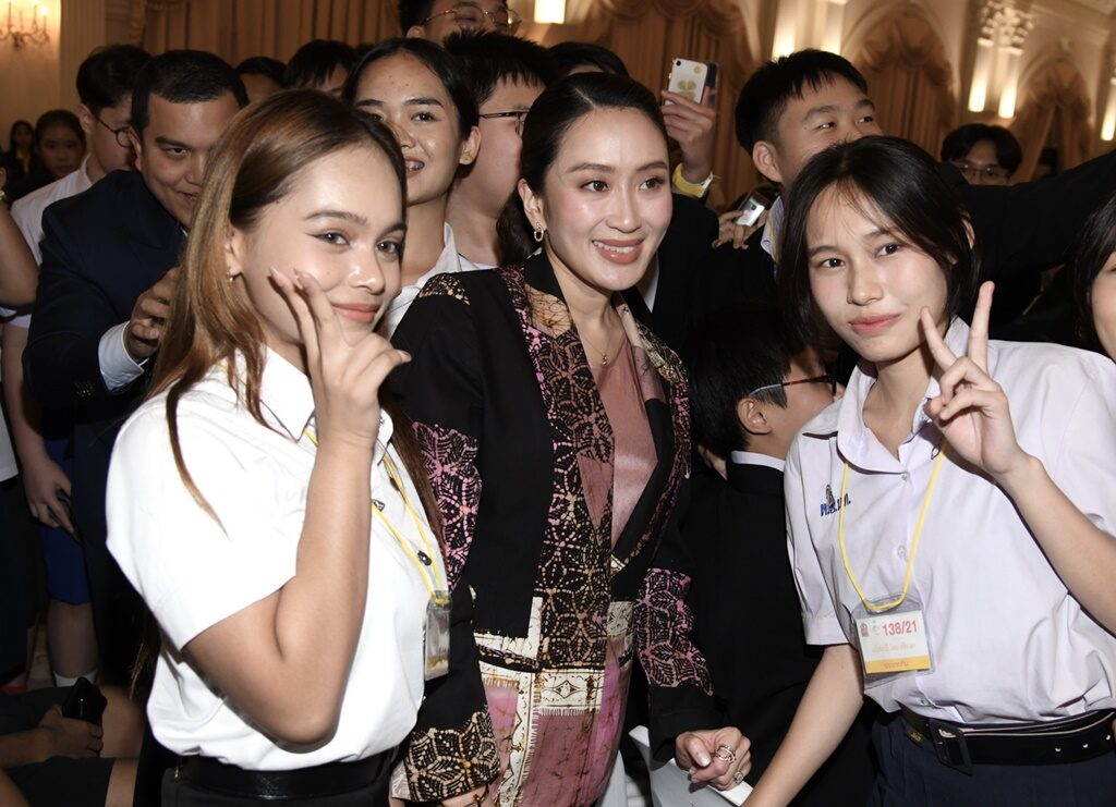 image ‣ Catchup.asia