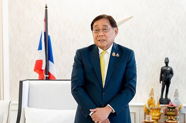 พิชัย ชุณหวชิร ‣ Catchup.asia