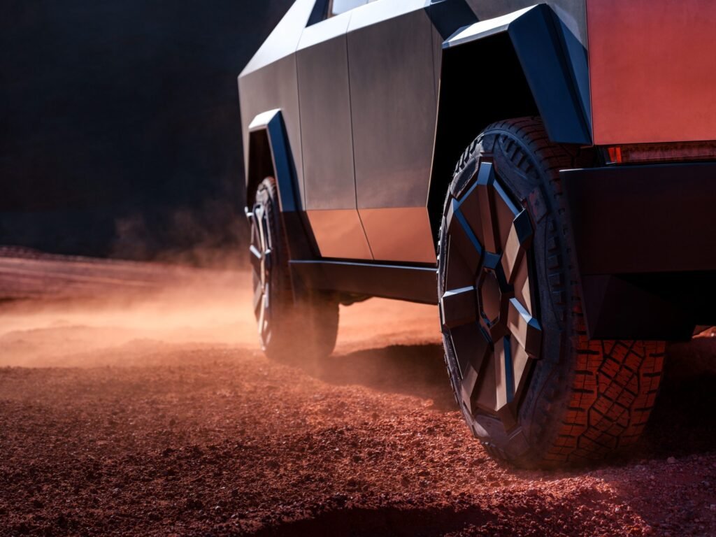 tesla-production-cybertruck-logo-scaled ‣ Catchup.asia Tesla, Cybertruck, เรียกคืนรถ, ปัญหาความปลอดภัย, รถยนต์ไฟฟ้า