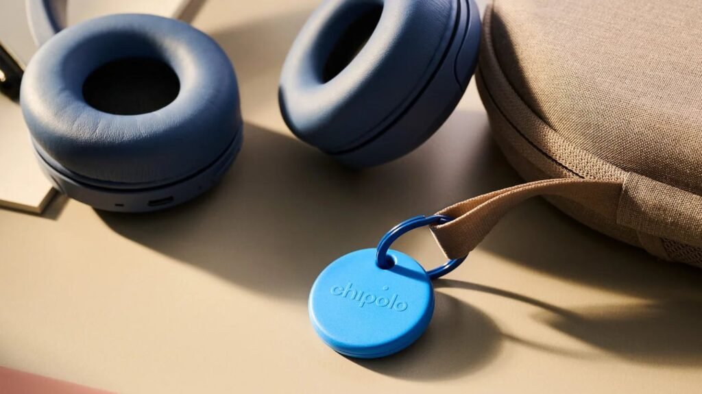 chipolo-pop-tracker-blue ‣ Catchup.asia